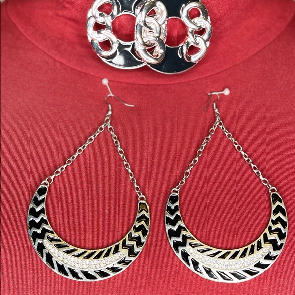 Pre-Treasured: 2 Pair of Women’s Vintage Statement Earrings - Picture 4 of 4
